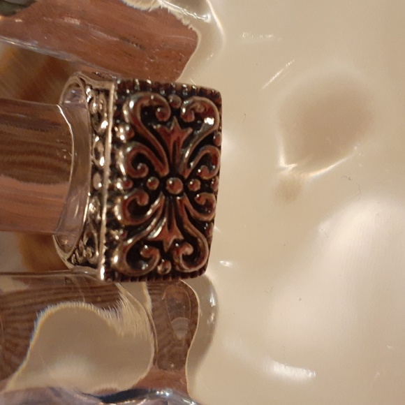 Jewelry - Sterling silver filigree ring. Size 8